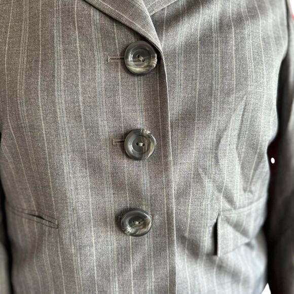 Vintage Blazer Womens Size 12P Gray Large Buttons Retro Business Casual Office - Picture 2 of 7